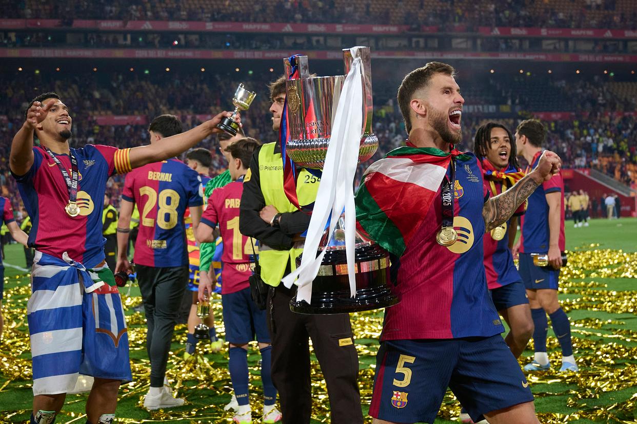 包含顶级足球球队在最近一场比赛中获得出色的胜利的词条 包含顶级足球球队在最近一场比赛中获得出色的胜利的词条