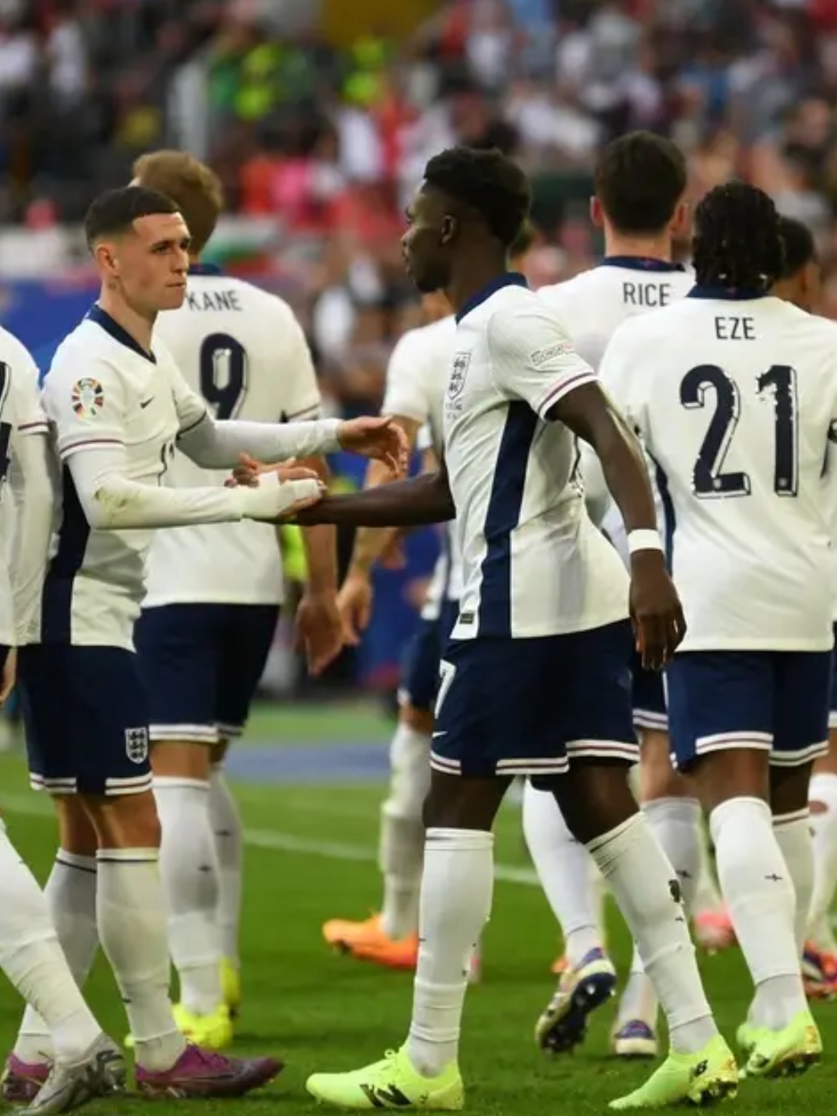 包含保加利亚队严阵以待，欧洲杯场上大显身手的词条