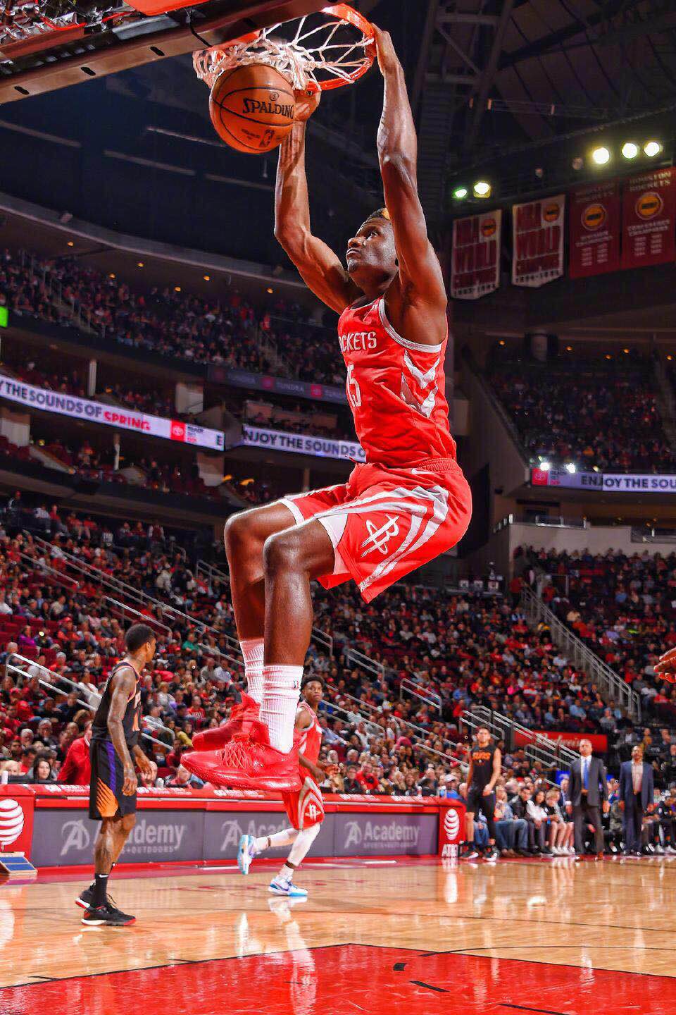 包含国王队员自我调整进攻手法增加战术训练的词条