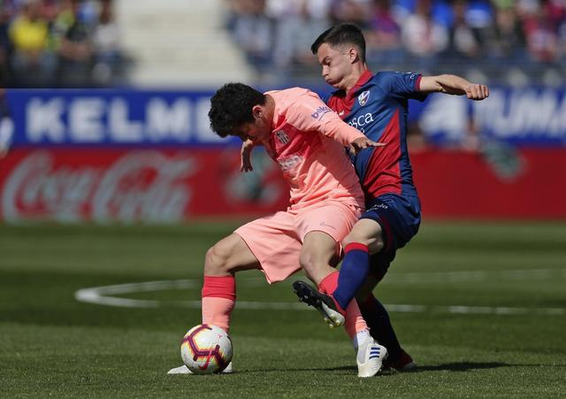 巴萨翻盘智利,皮克扛起全队 巴萨翻盘智利,皮克扛起全队