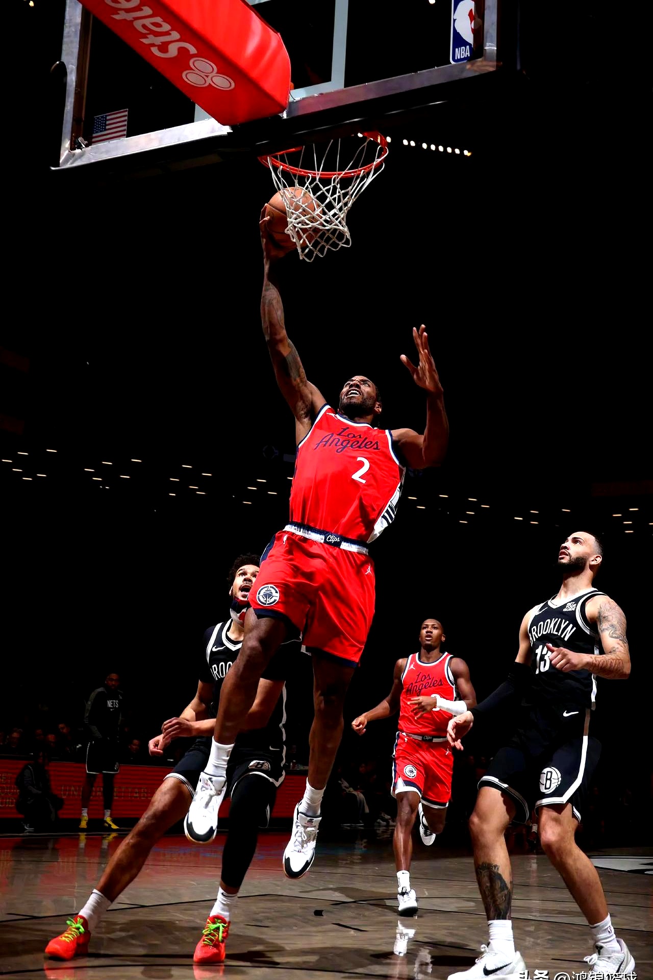 快船鏖战独行侠,詹姆斯刷新纪录 快船鏖战独行侠,詹姆斯刷新纪录