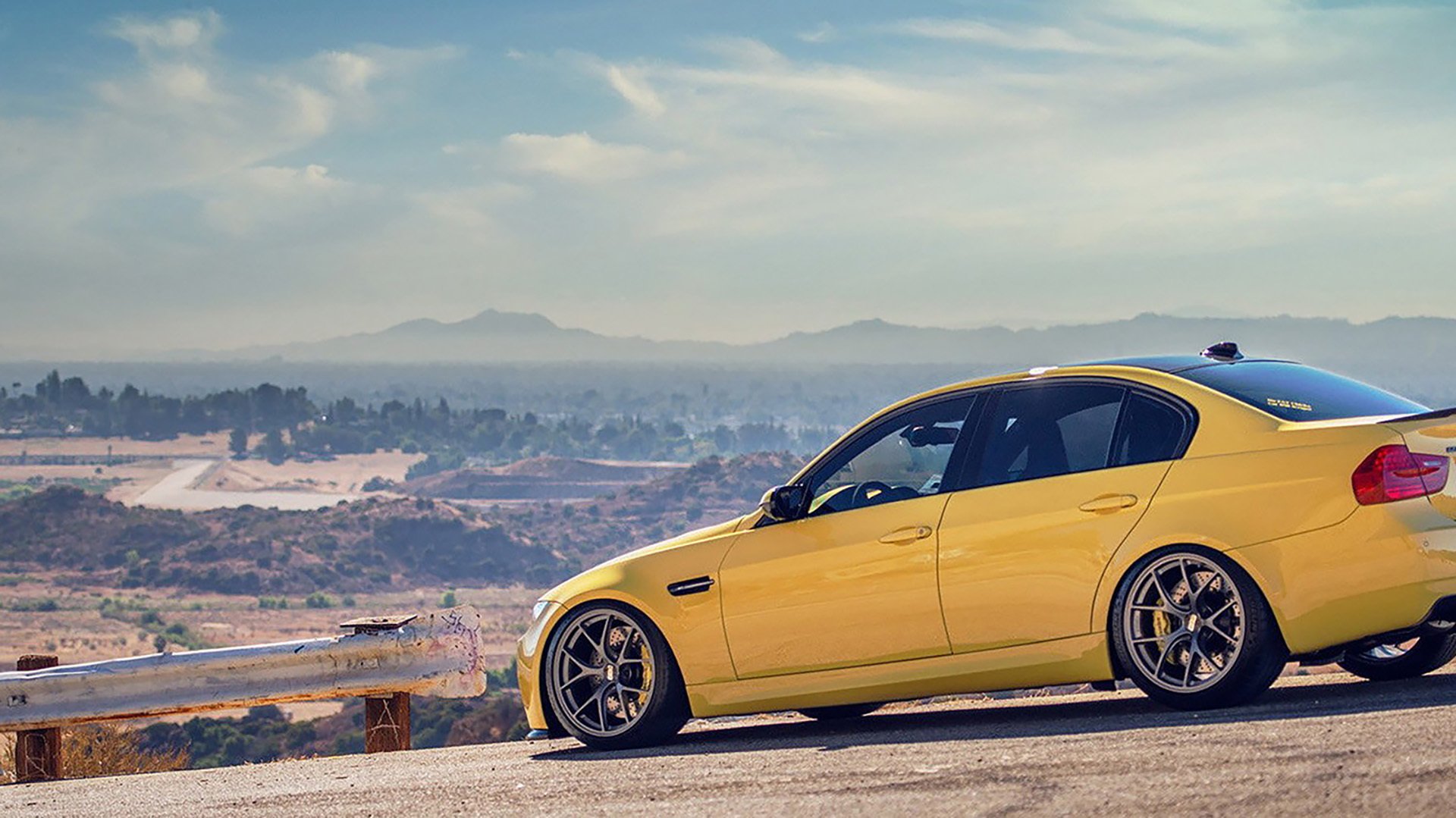 全速横扫+暴力轰炸!西亚卡姆在F1揭幕战接管库里时代,用换挡拨片写就新王权宣言